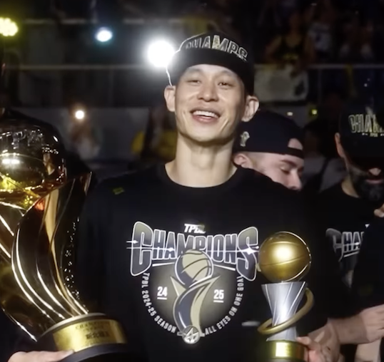 从哈佛学霸到NBA总冠军：林书豪宣布退役